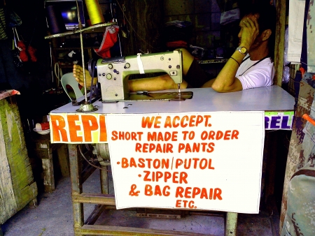 Tailor at his repair shopの素材