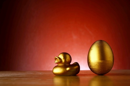 Golden egg and a golden ducklingの素材