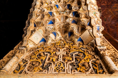 Ornate Muqarnas and Stucco Detailing from Alhambra, Granada â A Testament to Islamic Architectural Detailの写真素材