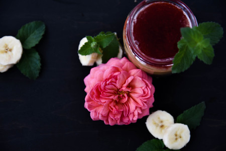 desert chia pudding. tea rose with banana. art soft focusの写真素材
