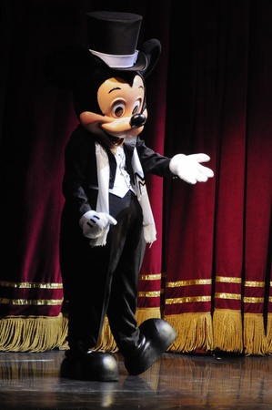Disney Land, Hongkong - November 19,2010 -  The Golden Micky Showのeditorial素材