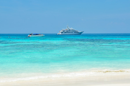 Beautiful Tropical Sand Beach Tachai Island Mu Ko Similan National Park Phang Nga Thailandの写真素材