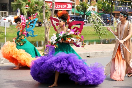 CHIANGMAI THAILAND  FEBRUARY 2 2013 : Unidentified Thai people on the parade in ChiangMai Flower Festival 2013 in ChiangMai Thailand.のeditorial素材