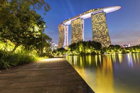 Singapore, September 29: Incredible evening view of Marina Bay Sandsのeditorial素材