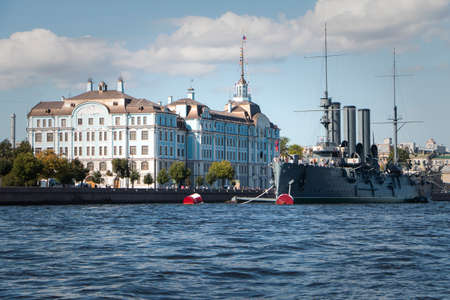 St. Petersburg, Russia - View of the cruiser Aurora on the Neva. Boat trip on the river.のeditorial素材