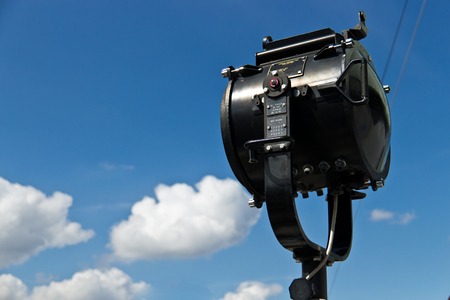 A signal lamp is a visual signaling device for optical communication (typically using Morse code).のeditorial素材