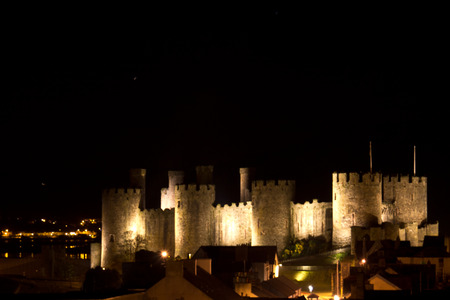 Majestic Conwy Castle illuminated at nightのeditorial素材