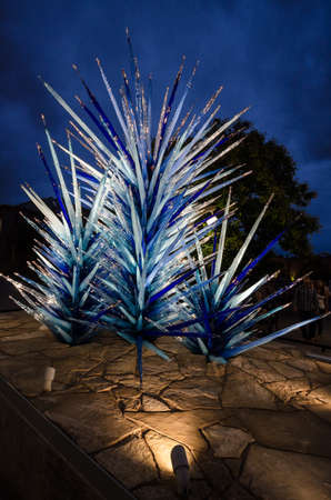 Dale Chihuly, Lapis Icicle Tower, 2014 Denver Botanic Gardens, (Portrait)のeditorial素材