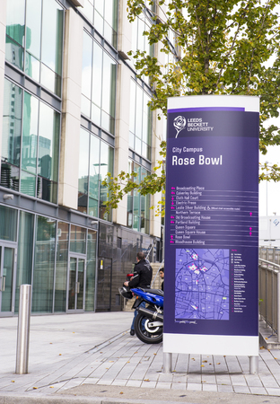 Leeds Beckett University Rose Bowl Sign at the City Campusのeditorial素材