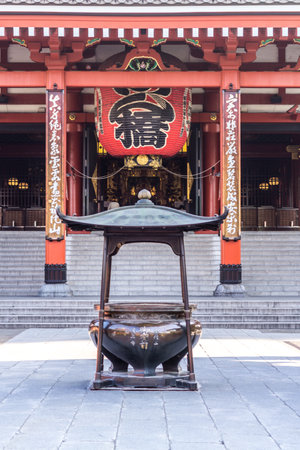 TOKYO, JAPAN - June 22, 2018: Morning view around Sensoji Temple in Tokyo. Oldest temple in Tokyo and on of the most significant Buddhist temples located in Asakusa.のeditorial素材