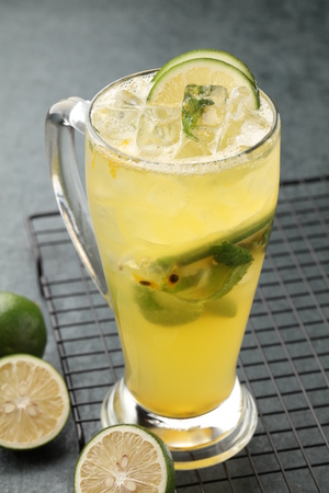 A glass of iced lime fruit teaの写真素材