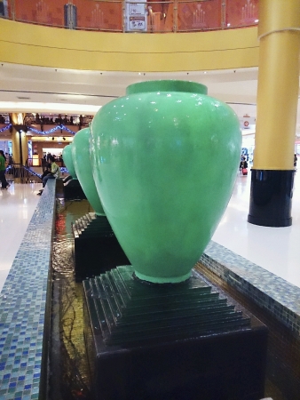 Beatuful shape inside shopping mallの素材