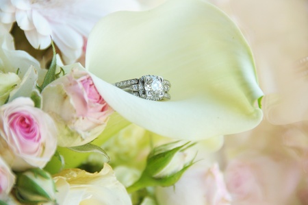 Wedding rings on the bridal bouquetの写真素材