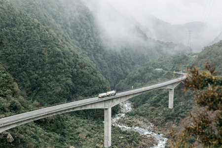 Road bridge across the river at Arthurs Pass in New Zealand, Travelの素材 [FY310203399069]