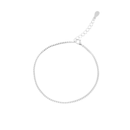 An Elegant Silver Chain Bracelet featuring an Adjustable Clasp for a perfect fit and styleの写真素材