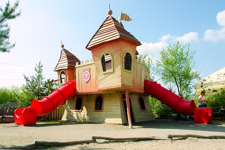 MILOVICE, CZECH REPUBLIC - MAY 12, 2017: Children in the park Mirakulum. Central Bohemian Region, Czech Republicのeditorial素材