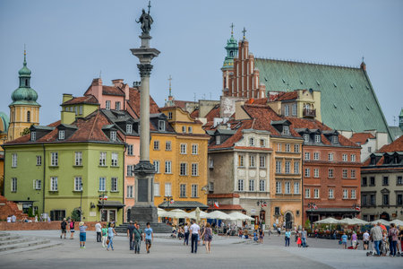 WARSAW. POLAND - August 2015: Citizens and tourists walk the center among the houses of the old city of Warsaw .のeditorial素材