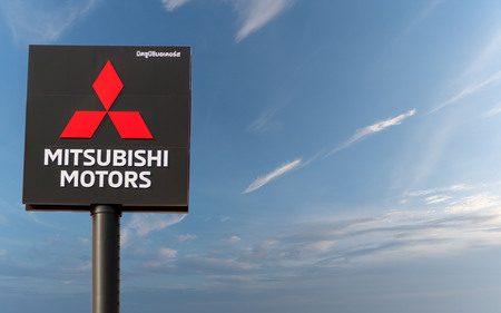 Nonthaburi - Bang Yai, 12 April 2019 Mitsubishi logo No. 1 automotive business in Thailandのeditorial素材