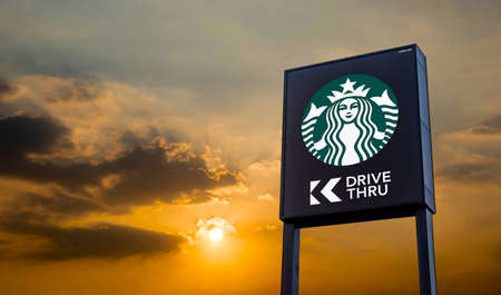 logo Starbucks business coffee shop Is popular in Thailand Bangkok - Rama 9 24 April 2020のeditorial素材