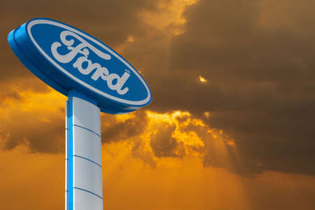 Nonthaburi - Bang Yai, 28 April 2019 logo, Ford, world-class automotive technology in Thailandのeditorial素材