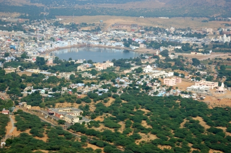Pushkar view, famous Hindu pilgrimage town, city name means blue lotus flower in Sanskrit, Rajasthan,Indiaの写真素材