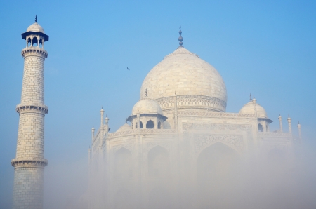 Taj Mahal view in a haze, Agra,Uttar Pradesh, India の写真素材