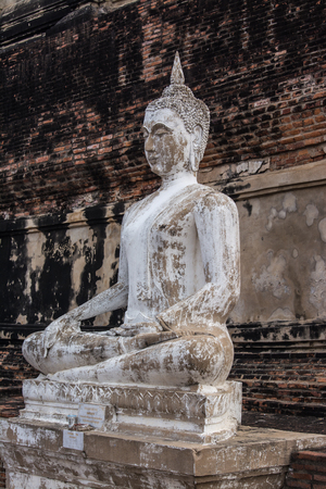 Wat Yai Chai Mongkol the most important historical temple that one of the most popular temples in Ayutthaya. The outstanding architecture pagoda. The surrounding area has a beautiful garden.のeditorial素材