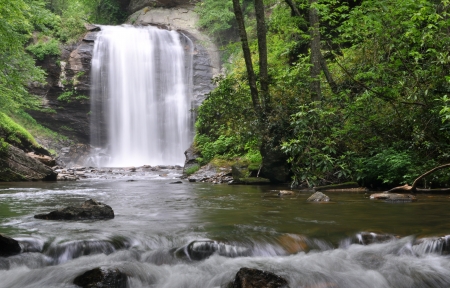 Looking Glass Falls waterfall in Western North Carolina.の写真素材