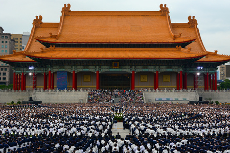 TAIPEI, TAIWAN - MAY 14, 2017 - Members of the Buddhist Tzu Chi Foundation gather to celebrate an annual event at Chiang Kai-shek Memorial in Taipeiのeditorial素材