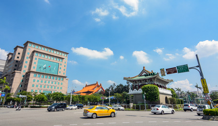 TAIPEI, TAIWAN - August 5, 2017 - Traffic circles the Jingfu Gate roundabout in downtown Taipei at the end of Ketagalan Blvdのeditorial素材