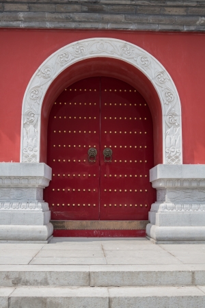 The traditional Chinese wooden doorsの写真素材