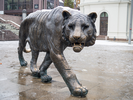 OSLO, NORWAY DECEMBER 15, 2016: Lion statue at Oslo S central train station on 15 December 2016.のeditorial素材