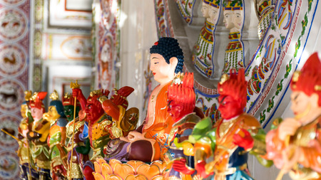 Closeup Chinese god statues in the temple.の写真素材