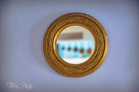 Mirror Reflectionの写真素材