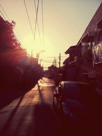 Sunset in cityの素材