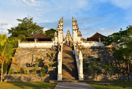 Lempuyang Temple, Heaven Gate, Bali, Indonesiaの素材 [FY310149919630]