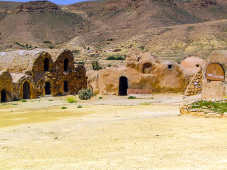 Discovering Beni Khedache, a Southern Tunisian Town between Djebel Dahar and Grand Erg Orientalの写真素材