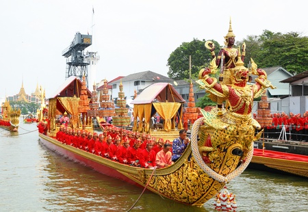 	BANGKOK,THAILAND-NOVEMBER 6:Naraisongsuban was prepare for last dress rehearsal of the Royal Barge...