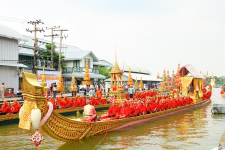 	BANGKOK,THAILAND-NOVEMBER 6:Anekchatpuchongwas prepare for last dress rehearsal of the Royal Barge...