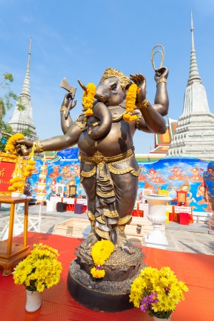 BANGKOK,THAILAND- NOVEMBER 28:The beautiful Ganesha the god of success was prepare for Thai people to worship and make a wish at Wat Aroonratchawararam temple on December 28,2012 in Bangkok,Thailand のeditorial素材