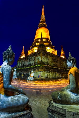 AYUTTHAYA,THAILAND- MAY 24:The ancient Yai Chaimongkol pagoda where Thai people come for walking around for pray on Visakabucha day at Yai Chaimongkol temple on May 24,2013 in Ayutthaya,Thailandのeditorial素材
