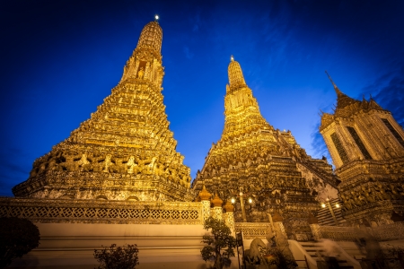 BANGKOK,THAILAND - JULY 22  The ancient pagoda over 200 years at Aroonratchawararam temple where famous place for tourist to visit at Aroonratchawararam temple on July 22, 2013 in Bangkok,Thailand のeditorial素材
