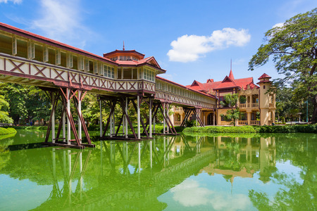 NAKORNPRATHOM,THAILAND-AUGUST 25:The ancient wood bridge Sanam Chandra Palace where is the ancient and popular for Thai&foreigner to visit at Nakornprathom on August 25,2014 in Nakornprathom,Thailandのeditorial素材