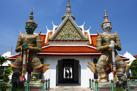 Two statue giant at  Wat Arun, Bankok Thailand  の写真素材