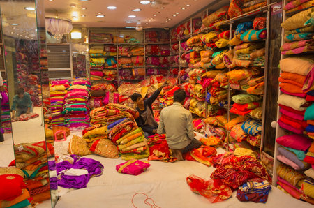 JAIPUR, Rajasthan, India â DEC, 2016: Sari Shop. Indian Traditional Women's Luxury Sari clothing on Market on Dec, 2016 in JAIPUR, India. Jaipur - center of Traditional eastern Handicrafts of Indiaのeditorial素材
