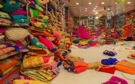JAIPUR, Rajasthan, India â DEC, 2016: Sari Shop. Indian Traditional Women's Luxury Sari clothing on Market on Dec, 2016 in JAIPUR, India. Jaipur - center of Traditional eastern Handicrafts of Indiaのeditorial素材
