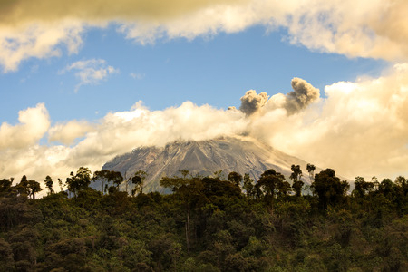 Ecuador Tungurahua Volcano Spewing Restive Plumes Of Ash And Gas Far Above Its Crater, South Americaの写真素材