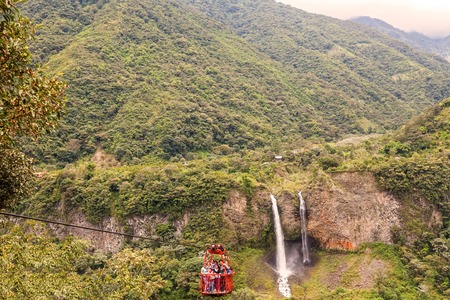 Banos, Ecuador - 17 March 2015: Manto De La Novia Crystal Clear Waterfall In Banos De Agua Santa, South America In Banos On March 17, 2015のeditorial素材