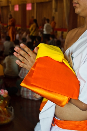 CHACHERNGSAO , THAILAND - AUGUST 1   Thai priest greatly can not can mention by name , do the ordination dedicates the self that Ministry of Public Health temple , when , 1 August 2012 in Chacherngsao , Thaiのeditorial素材