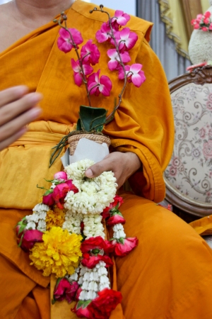 The flower is set. The shrine is revered as a beautiful design and craftsmanship of the technicians indicate the trayの写真素材